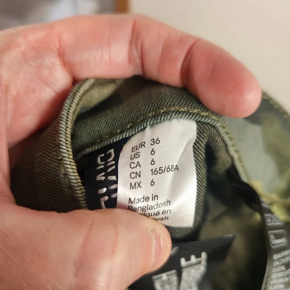 ⭐️NWT H&M Divided Camouflage Skinny Pants Size 6 - Picture 5 of 9